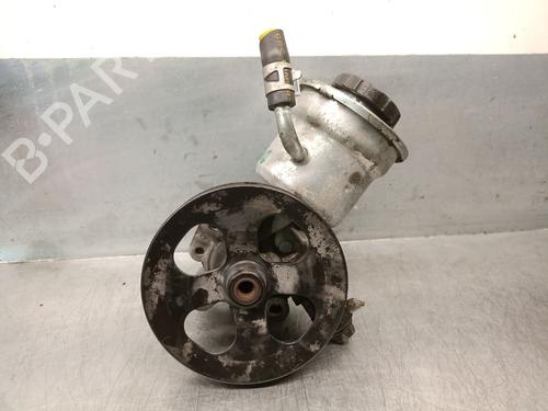 Used Steering pump TOYOTA YARIS (_P1_) 1.0 (SCP10_, SCP10R) (68 hp) 18952916