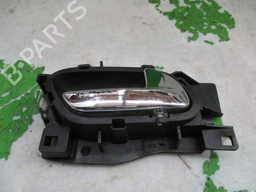 Used Front right interior door handle PEUGEOT 407 (6D_) 2.0 HDi 135 (6DRHRH, 6DRHRE, 6DRHRG, 6DRHRJ) (136 hp) 3214805