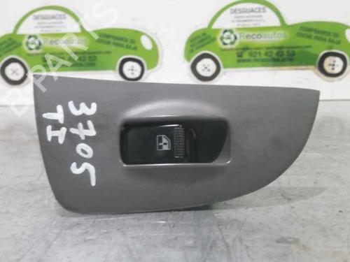 Fensterheberschalter links hinten HYUNDAI ELANTRA III (XD) 2.0 CRDi (113 hp) 2074348