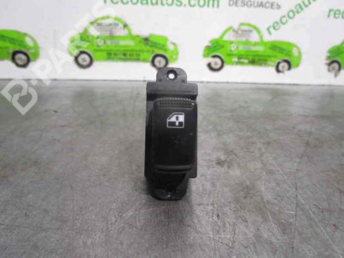 Used Right rear window switch Right rear window switch KIA CERATO I Hatchback (LD) 1.5 CRDi (102 hp) 2314872 2314872