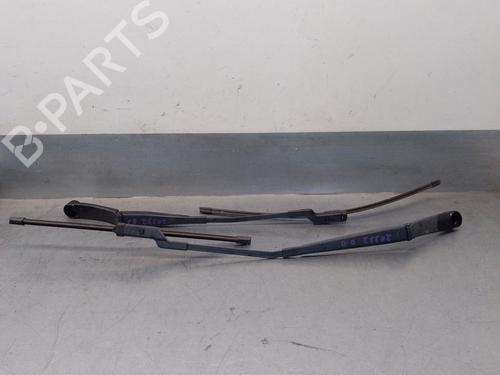 Used Front windshield wiper arm HYUNDAI i30 (FD) 1.4 (109 hp) 17898366