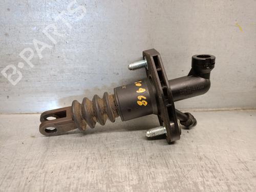 Used Clutch slave cylinder SUZUKI GRAND VITARA II (JT, TE, TD) 1.9 DDiS All-wheel Drive (JT419, TD44, JB419WD, JB419XD,... (129 hp) 19680798