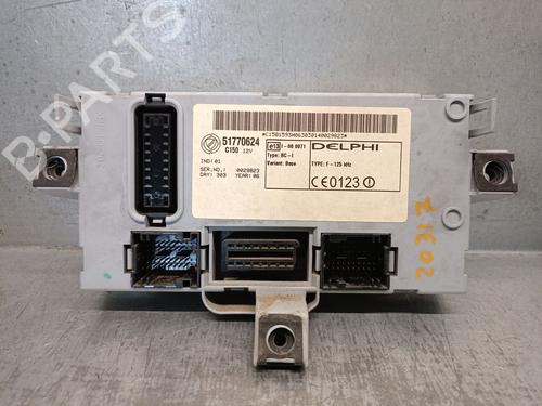 Used Fuse box FIAT DOBLO Box Body/MPV (223_) 1.3 D Multijet (75 hp) 18898303