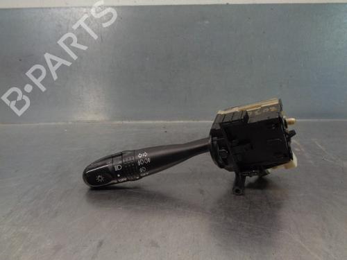Used Headlight switch TOYOTA COROLLA (_E12_) 1.6 VVT-i (ZZE121_, ZZE121R) (110 hp) 18071609