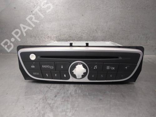 Radio RENAULT MEGANE III Hatchback (BZ0/1_, B3_) 1.5 dCi (86 hp) 17958428