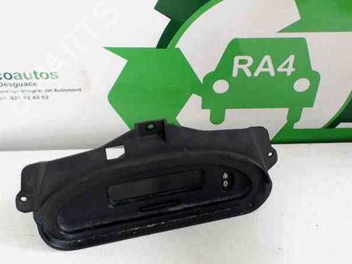 Used Display monitor RENAULT SCÉNIC I MPV (JA0/1_, FA0_) 1.9 dCi (JA05, JA1F) (102 hp) 3450679