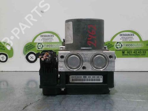 Used ABS pump RENAULT SCÉNIC II (JM0/1_) 1.5 dCi (JM0F) (82 hp) 2123972