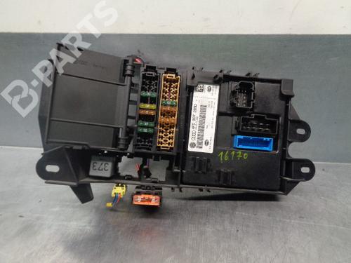 Used Fuse box Fuse box AUDI A6 C6 (4F2) 2.7 TDI quattro (180 hp) 10519607 10519607