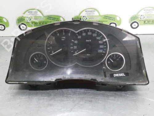 Used Instrument cluster OPEL MERIVA A MPV (X03) 1.7 CDTI (E75) (100 hp) 2081122