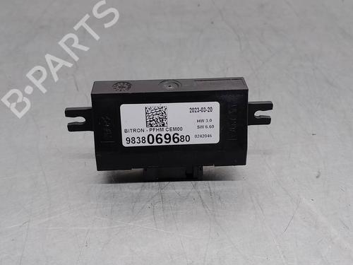 Used Electronic module DS DS 3 / DS 3 CROSSBACK (UR_, UC_, UJ_) 1.2 PureTech 130 (URHNSS) (131 hp) 18255563