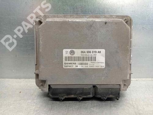 engine-control-unit-ecu-vw-golf-iv-1j1-16-06a906019ak-5wp4417-siemens-1997-1998-1999-2000-2001-2002-2003-2004-2005-2006-2007-2008-10312078 main image