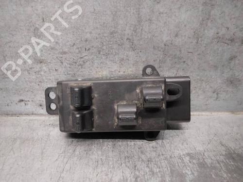 Used Left front window switch CHRYSLER VOYAGER IV (RG, RS) 2.4 (147 hp) 17958647