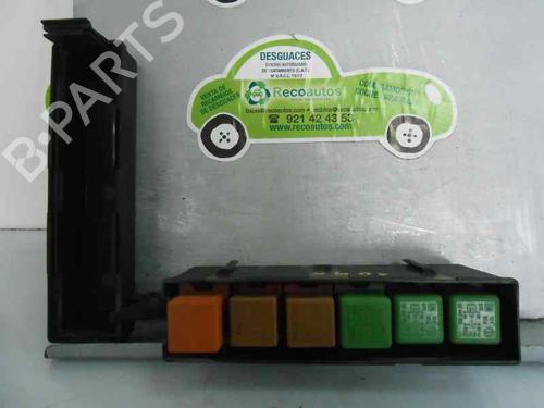 Used Fuse box OPEL VECTRA B (J96) 2.0 i 16V (F19) (136 hp) 2055430