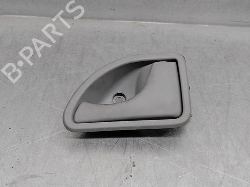 Høyre foran invendig håndtak RENAULT TWINGO I (C06_) 1.2 (C066, C068) 8200247803 | 3 | PUERTAS