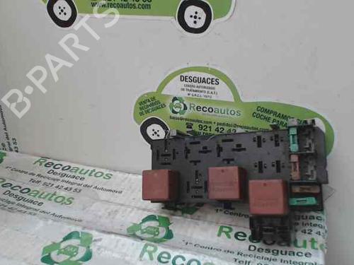 Used Fuse box RENAULT MEGANE I Coach (DA0/1_) 1.6 16V (DA0B, DA04, DA11) (107 hp) 2307548