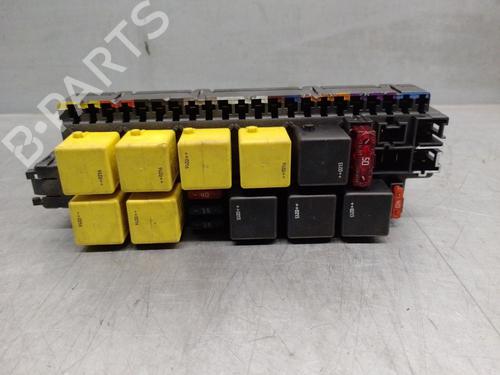 Used Fuse box MERCEDES-BENZ S-CLASS (W220) S 320 CDI (220.026, 220.126) (197 hp) 19257945