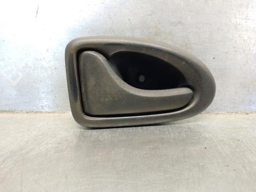 Used Front left interior door handle RENAULT MEGANE I Classic (LA0/1_) 1.9 dTi (LA1U) (80 hp) 20098544