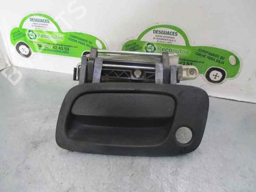 Used Front left exterior door handle OPEL ZAFIRA A MPV (T98) 1.8 16V (F75) (116 hp) 2310552