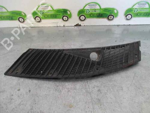 Used Grille MERCEDES-BENZ 123 Saloon (W123) 240 D (123.123) (72 hp) 5858355