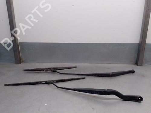Used Front windshield wiper arm OPEL SIGNUM Hatchback (Z03) 1.9 CDTI (F48) (150 hp) 19053074