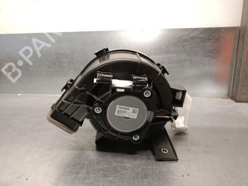 Used Heater blower motor TOYOTA COROLLA Hatchback (_E21_, _EA1_, _EH1_) 1.8 Hybrid (ZWE211) (98 hp) 19697883