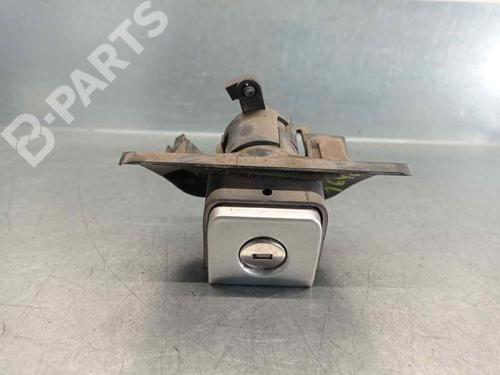 tailgate-handle-opel-vectra-b-hatchback-j96-20-dti-16v-f68-1995-1996-1997-1998-1999-2000-2001-2002-2003-10721164 main image