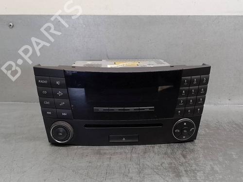 Used Radio MERCEDES-BENZ E-CLASS (W211) E 320 CDI (211.026) (204 hp) 17957898