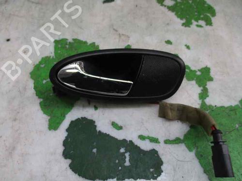 Venstre bak invendig håndtak SEAT LEON (1P1) 1.6 (102 hp) 3215783