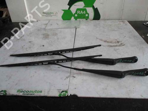 Used Front windshield wiper arm RENAULT ESPACE III (JE0_) 2.0 16V (JE0N, JE0L, JE02) (140 hp) 3471199