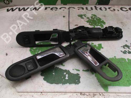 Used Front right interior door handle VW GOLF IV (1J1) 1.6 16V (105 hp) 3215276