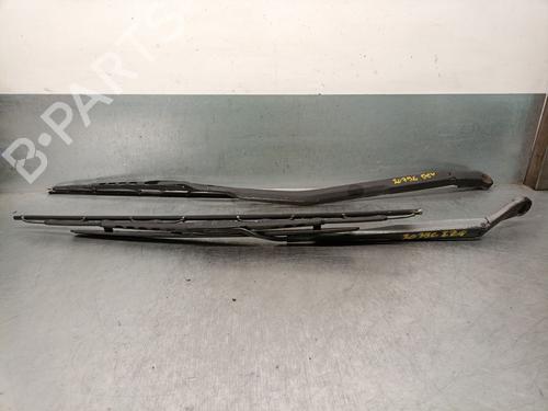 Used Front windshield wiper arm NISSAN PRIMERA (P12) 1.6 (109 hp) 18891794