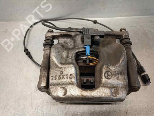 Used Right front brake caliper MERCEDES-BENZ GLA-CLASS (X156) GLA 200 CDI / d (156.908) (136 hp) 18146515