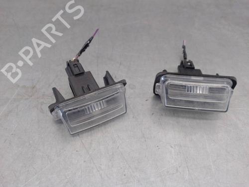 Used Licence plate light TOYOTA YARIS (_P21_, _PA1_, _PH1_) 1.5 Hybrid (MXPH10, MXPH11) (116 hp) 17746856