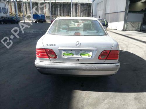 Front right window mechanism MERCEDES-BENZ E-CLASS (W210) E 290 Turbo-D (210.017) | BP9175405C23 