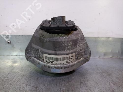 Used Engine mount BMW 5 Touring (E61) 525 xi (218 hp) 19100362