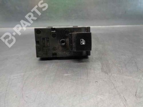 Used Right rear window switch Right rear window switch CHEVROLET AVEO Hatchback (T300) 1.3 D (95 hp) 8176598 8176598