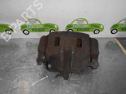 Used Right front brake caliper HYUNDAI H-1 / STAREX Bus (A1) 2.5 CRDi (140 hp) 11619804