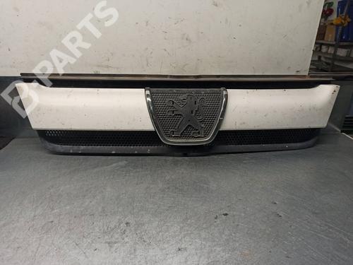 Used Front grille Front grille PEUGEOT BOXER Van (244) 2.2 HDi (101 hp) 8387830 8387830