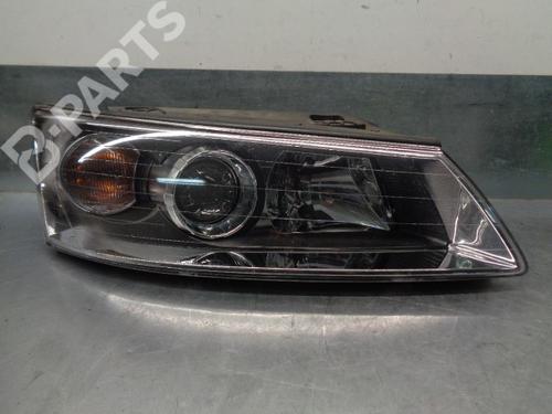 Used Right headlight Right headlight HYUNDAI SONATA V (NF) 2.0 CRDi (140 hp) 8953153 8953153
