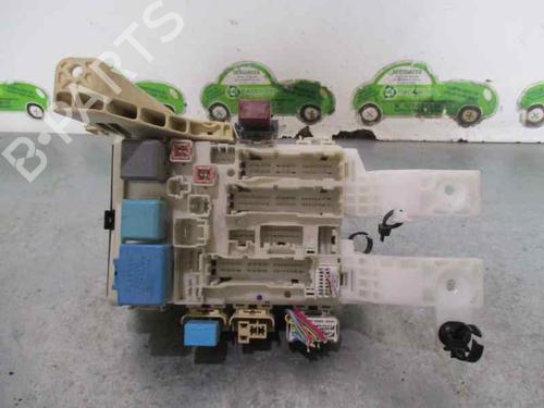 Used Fuse box TOYOTA YARIS (_P9_) 1.3 VVT-i (SCP90_, SCP90R) (87 hp) 2700581