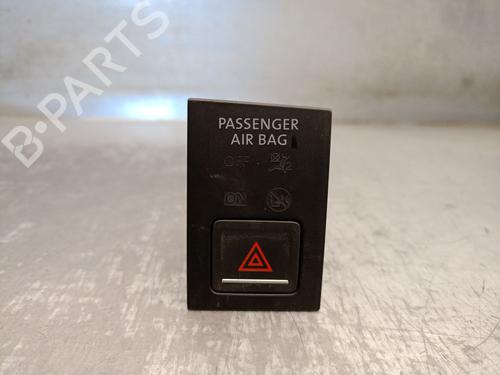Used Warning switch VW GOLF VII (5G1, BQ1, BE1, BE2) 1.4 TSI (150 hp) 19673194