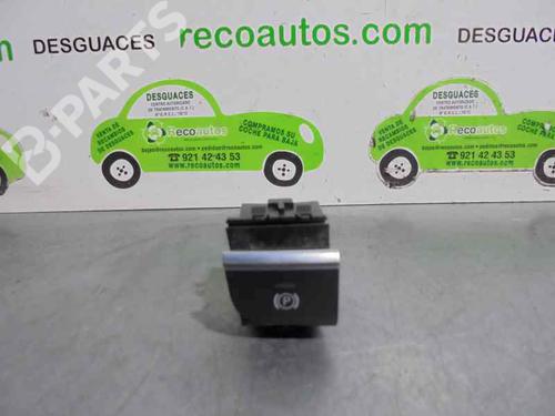 Used Hand brake Hand brake AUDI A3 Sportback (8VA, 8VF) 1.6 TDI (105 hp) 8790989 8790989
