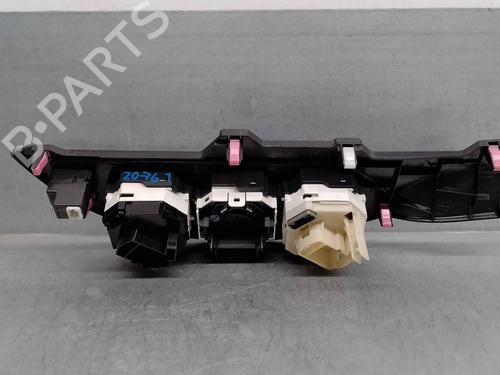 Climate control TOYOTA YARIS (_P13_) 1.0 (KSP130_, KSP130) | BP18808163I5 
