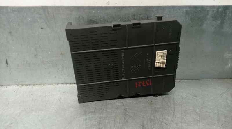 Fuse box CITROËN C4 Coupe (LA_) 1.6 HDi 8209460 | B-Parts