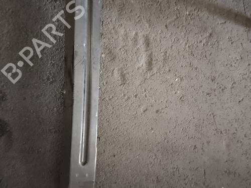 Used Front bumper reinforcement CITROËN XSARA (N1) 2.0 HDi 90 (90 hp) 7899402