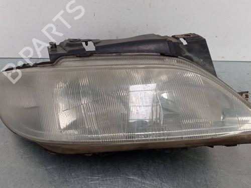 Used Right headlight CITROËN XSARA (N1) 1.9 TD (90 hp) 13221120