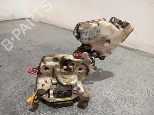 Used Front right lock NISSAN TERRANO I (WD21) 2.7 TD 4WD (LBYD21) (99 hp) 32518141