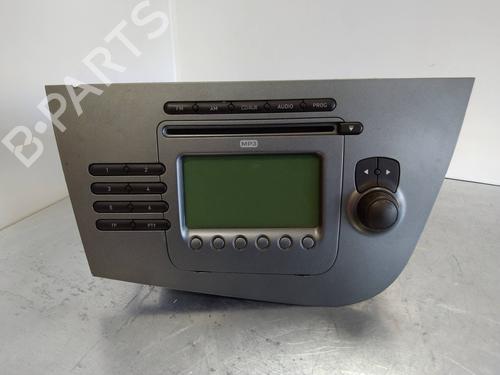 Used Radio SEAT LEON (1P1) 1.9 TDI (105 hp) 4658883