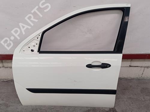Used Left front door FORD FOCUS I (DAW, DBW) 1.8 Turbo DI / TDDi (90 hp) 10321988
