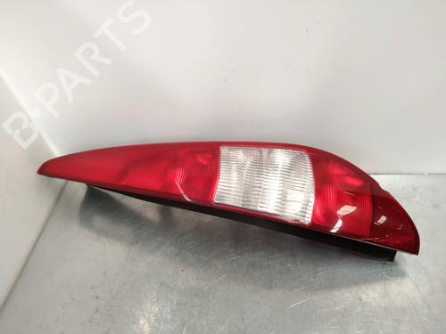 Used Right taillight FORD MONDEO III (B5Y) 2.0 TDCi (130 hp) 4900652
